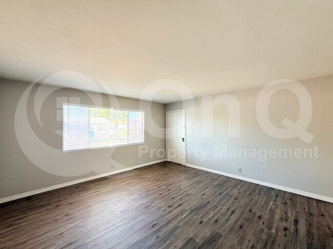 1307 W Elna Rae St Tempe, AZ 85281 photo 5