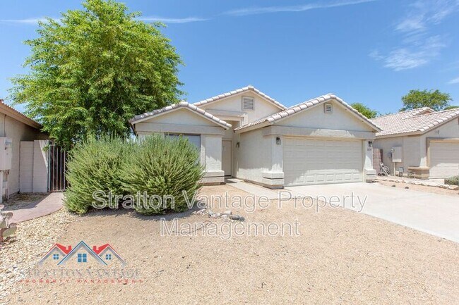 3354 W Tina Ln Phoenix, AZ 85027 photo 2