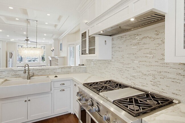 464 C Ave Coronado, CA 92118 photo 5