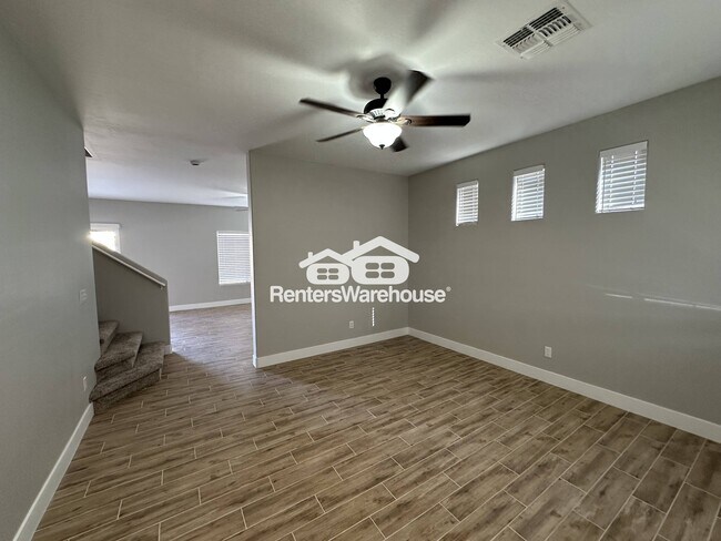 10992 W Manzanita Dr Peoria, AZ 85345 photo 4