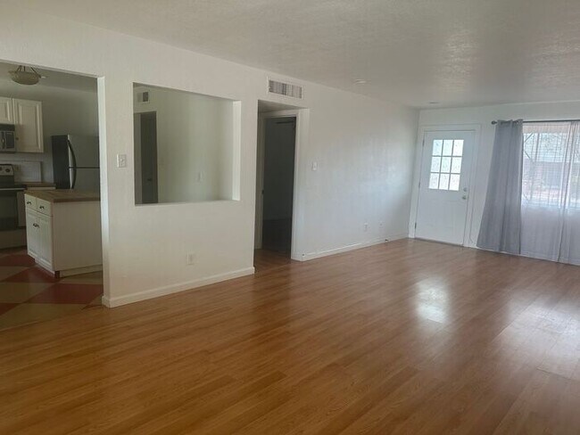 6725 E Sheridan St Scottsdale, AZ 85257 photo 5