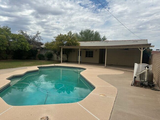 6725 E Sheridan St Scottsdale, AZ 85257 photo 2