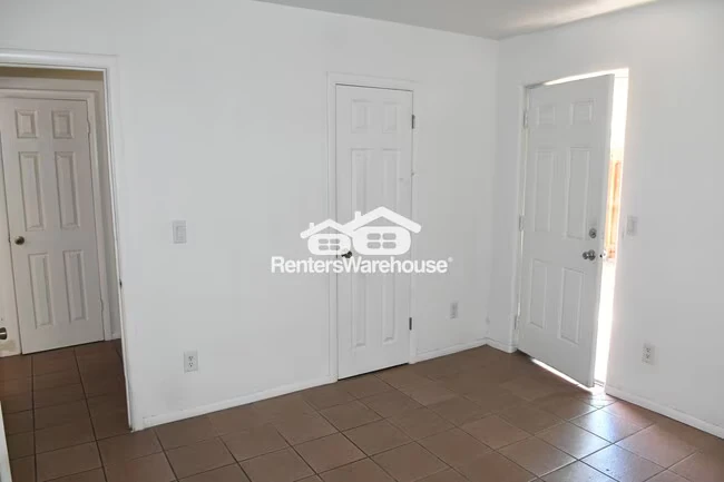 729 E Mission Ln Phoenix, AZ 85020 photo 4