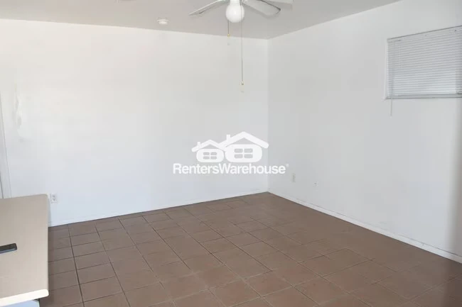 729 E Mission Ln Phoenix, AZ 85020 photo 2