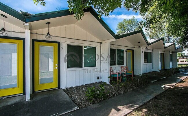 2309 S College Ave Tempe, AZ 85282 photo 3