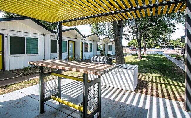2309 S College Ave Tempe, AZ 85282 photo 4