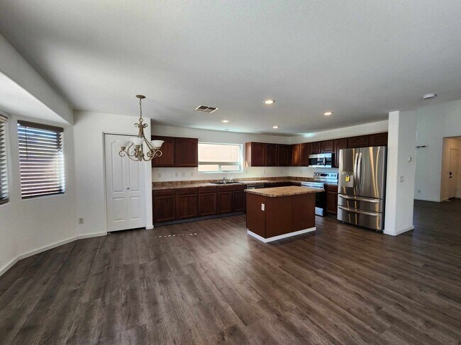 42065 W Hillman Dr Maricopa, AZ 85138 photo 4