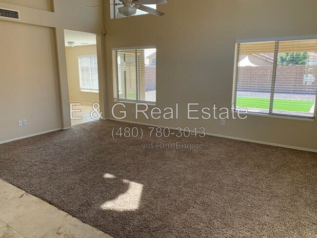 15071 W Heritage Oak Way Surprise, AZ 85374 photo 2