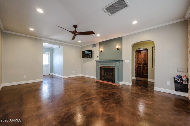 1317 W Holly St Phoenix, AZ 85007 photo 3