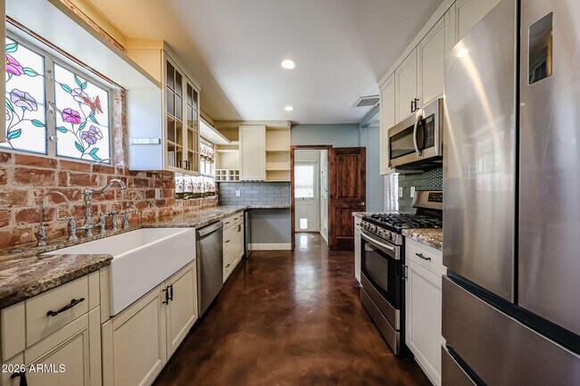 1317 W Holly St Phoenix, AZ 85007 photo 2