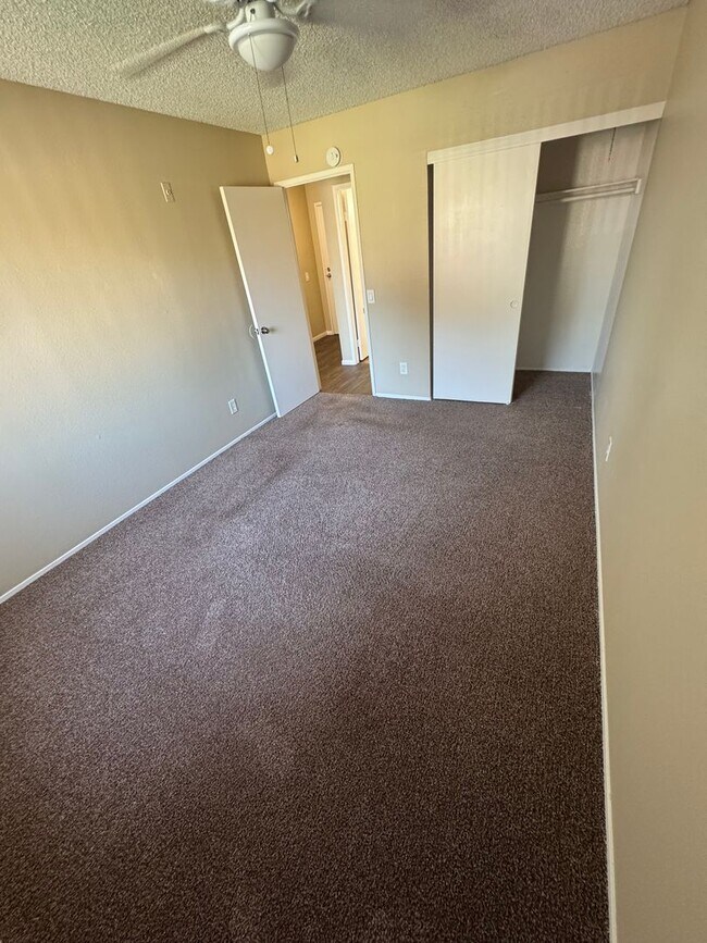 Burkhart Apartments photo 4