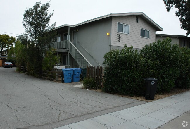 3031-3037 Almat Street photo 2