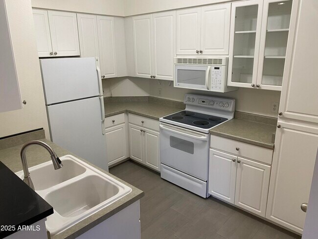 1701 E Colter St Phoenix, AZ 85016 photo 2