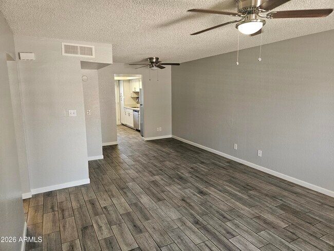 3818 E Earll Dr Phoenix, AZ 85018 photo 2