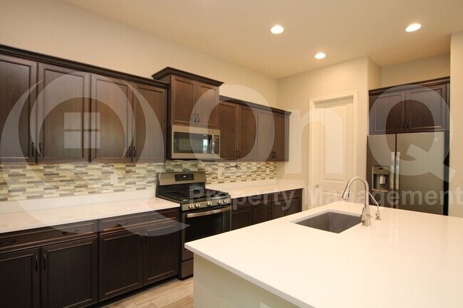 3480 E Arabian Dr Gilbert, AZ 85296 photo 2