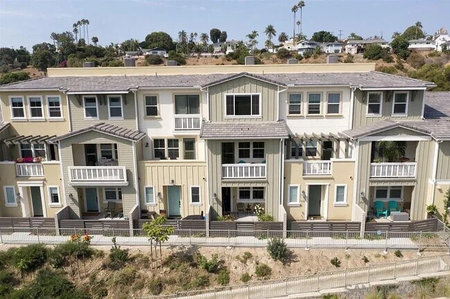 1108 Sea Glass Way Oceanside, CA 92054 photo 2
