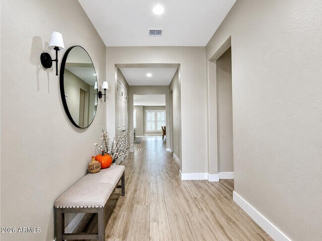 25959 W Sands Dr photo 4
