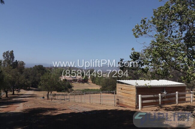 1425 Cedar St Ramona, CA 92065 photo 5