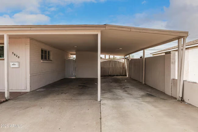 5620 N 19th Ave Phoenix, AZ 85015 photo 4