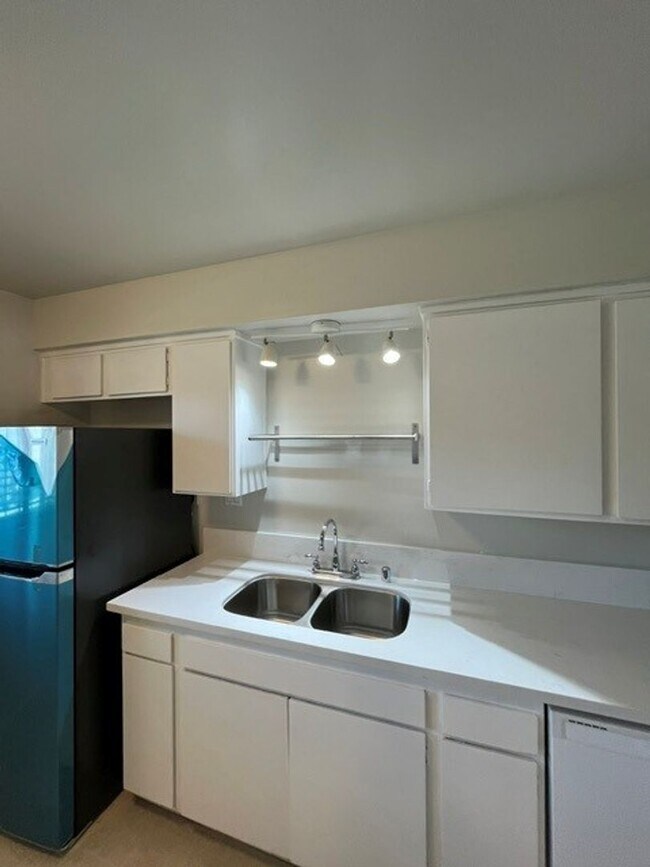 6831 Alvarado Rd San Diego, CA 92120 photo 5