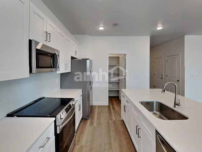 6975 N 125th Dr Glendale, AZ 85307 photo 4