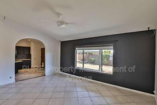 10146 W Georgia Ave Glendale, AZ 85307 photo 5