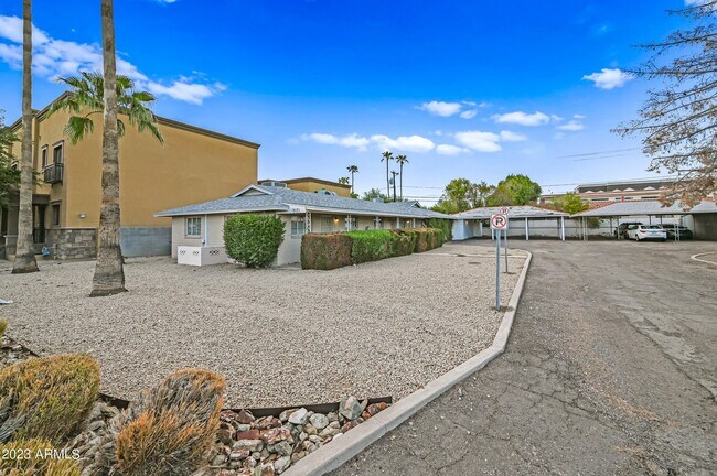 2618 E Turney Ave Phoenix, AZ 85016