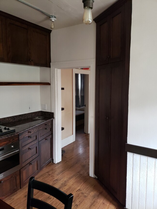 1BR/1BA Single Family House on Allston Way · Berkeley