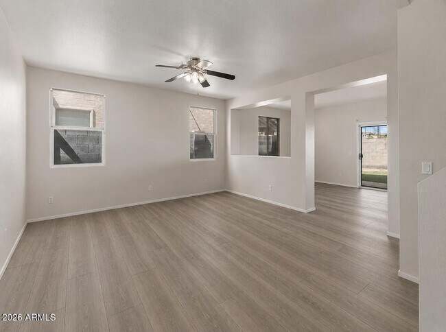 22009 N 29th Dr Phoenix, AZ 85027 photo 3