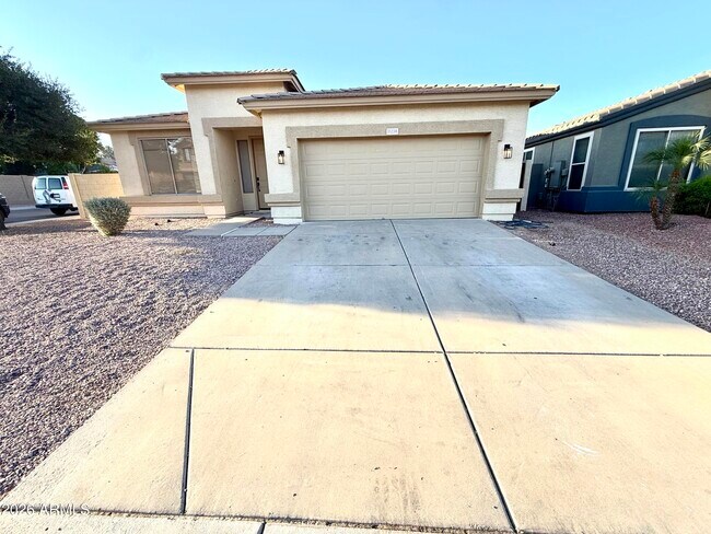 15238 W Custer Ln Surprise, AZ 85379 photo 2