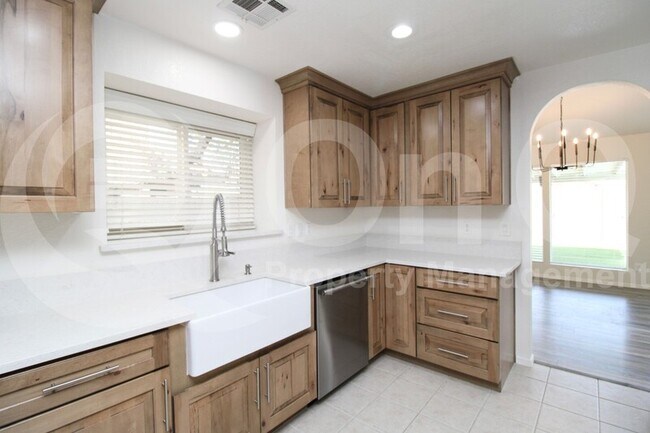 4234 E Tanglewood Dr Phoenix, AZ 85048 photo 4