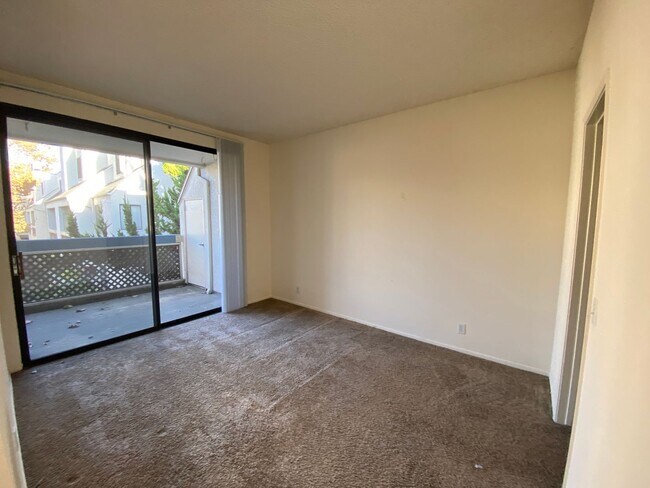 2222 River Run Dr San Diego, CA 92108 photo 5