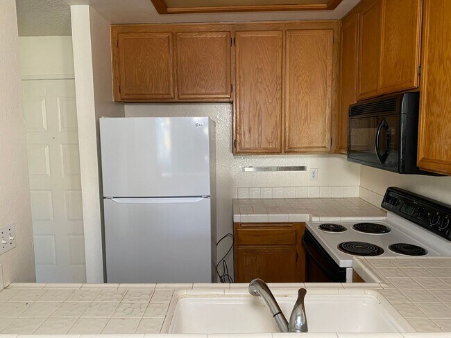 2222 River Run Dr San Diego, CA 92108 photo 4