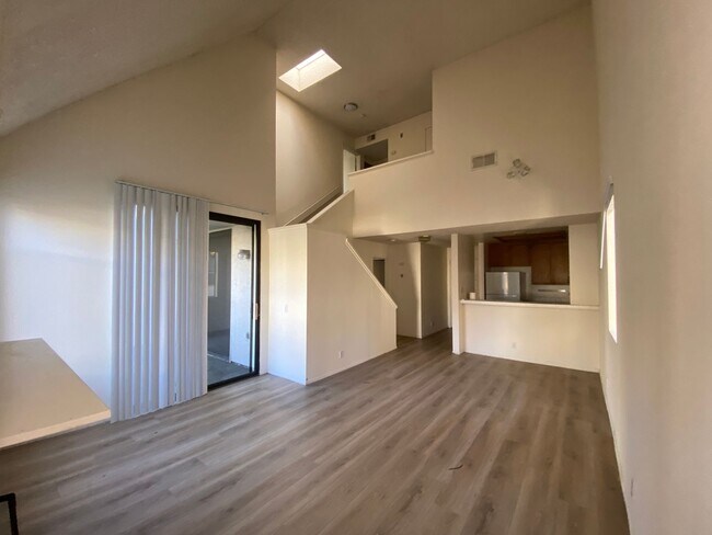 2222 River Run Dr San Diego, CA 92108 photo 3