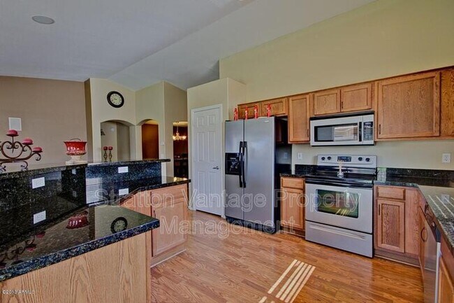 16781 W Mesquite Dr Goodyear, AZ 85338 photo 3
