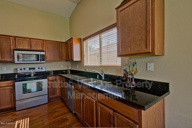 16781 W Mesquite Dr Goodyear, AZ 85338 photo 4