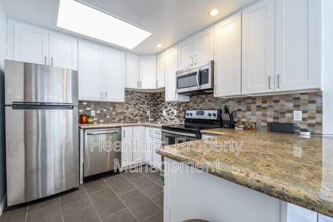 4610 30th St photo 4