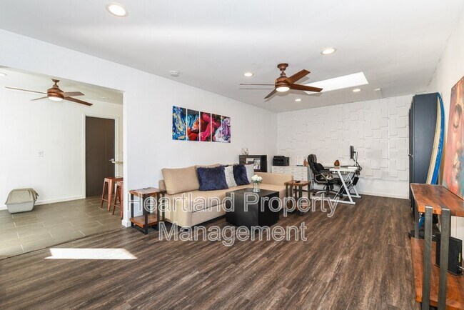 4610 30th St photo 2