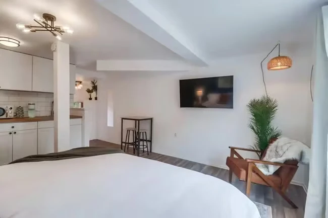 2658 E St San Diego, CA 92102 photo 4