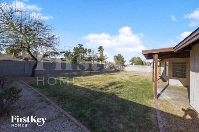 2121 W Monona Dr Phoenix, AZ 85027 photo 2