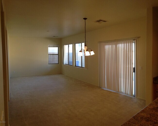 2050 S Falcon Dr Gilbert, AZ 85295 photo 5