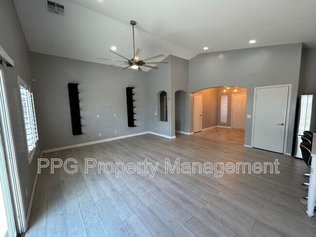 2020 S 66th Ln Phoenix, AZ 85043 photo 5