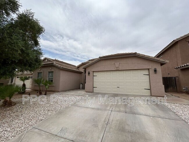 2020 S 66th Ln Phoenix, AZ 85043 photo 2