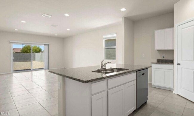 1164 W Sand Canyon Ct Casa Grande, AZ 85122 photo 2