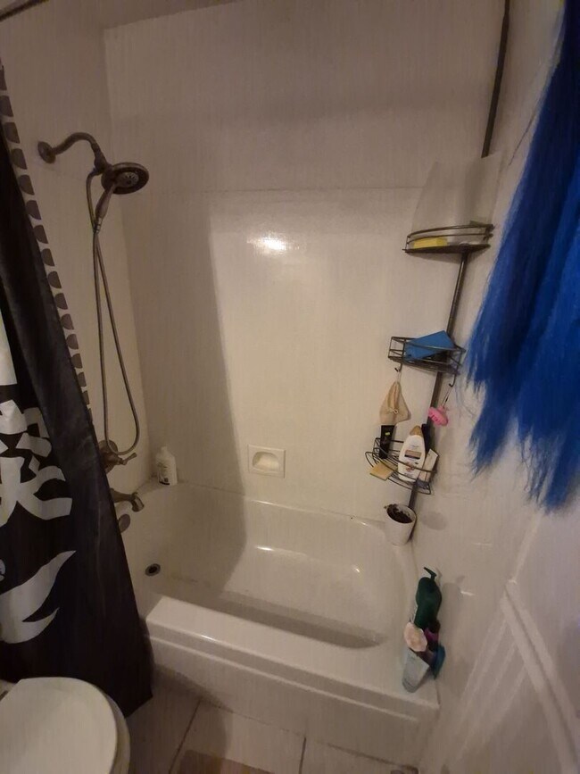 9237 N 47th Dr Glendale, AZ 85302 photo 2