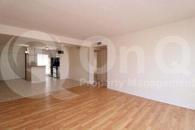1701 W Tuckey Ln Phoenix, AZ 85015 photo 2