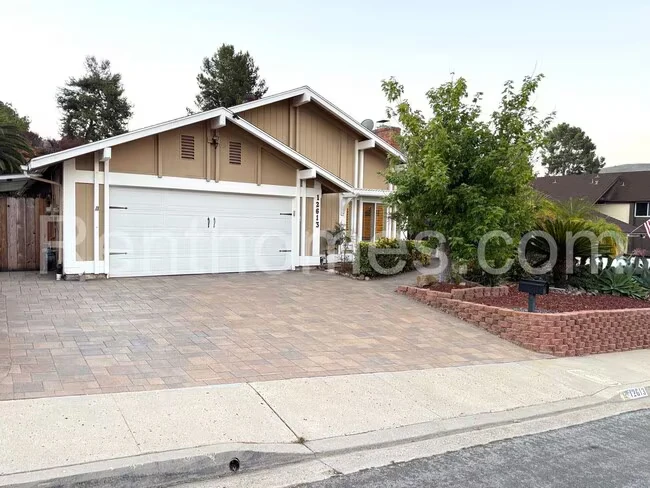 12613 Cabezon Pl San Diego, CA 92129
