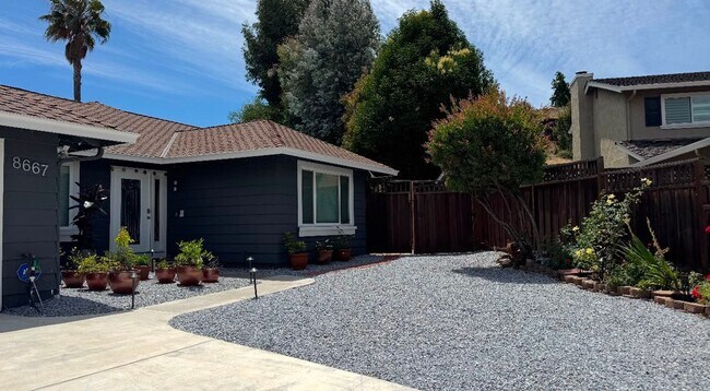 Beautiful Dublin Home With Ev Charging And Spacious Patio photo 2