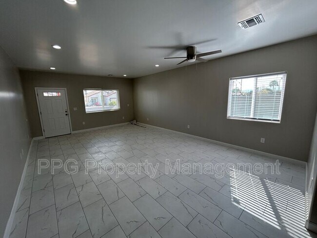 12938 W Tara Ln Surprise, AZ 85374 photo 4