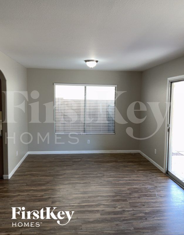 7570 W Comet Ave Peoria, AZ 85345 photo 4